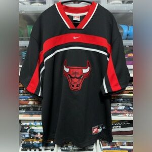 Vintage Nike Center Swoosh Chicago Bulls T-Shirt Large